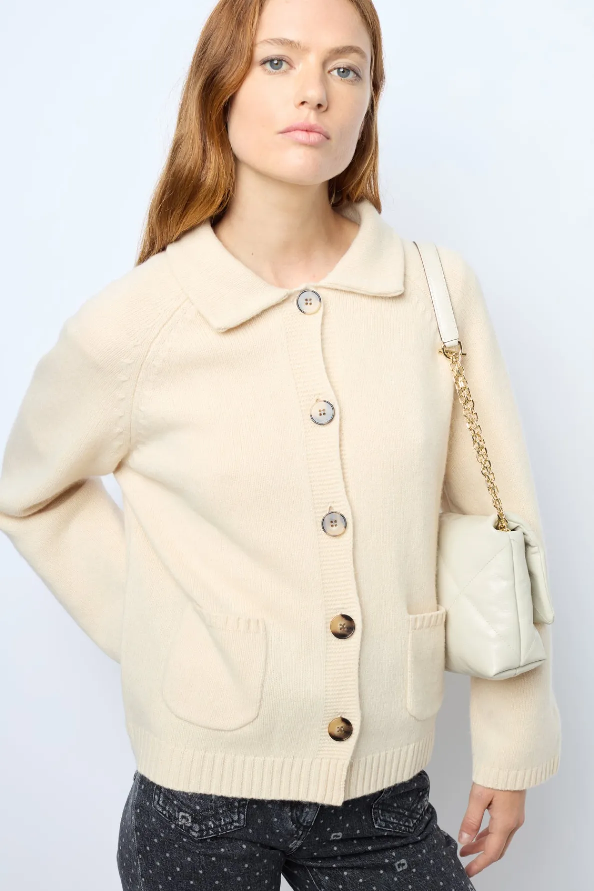 cashmere_cardigan_with_co_2-1.webp New Cashmere cardigan with collar and fingerless gloves - JADWIGE Knitwear