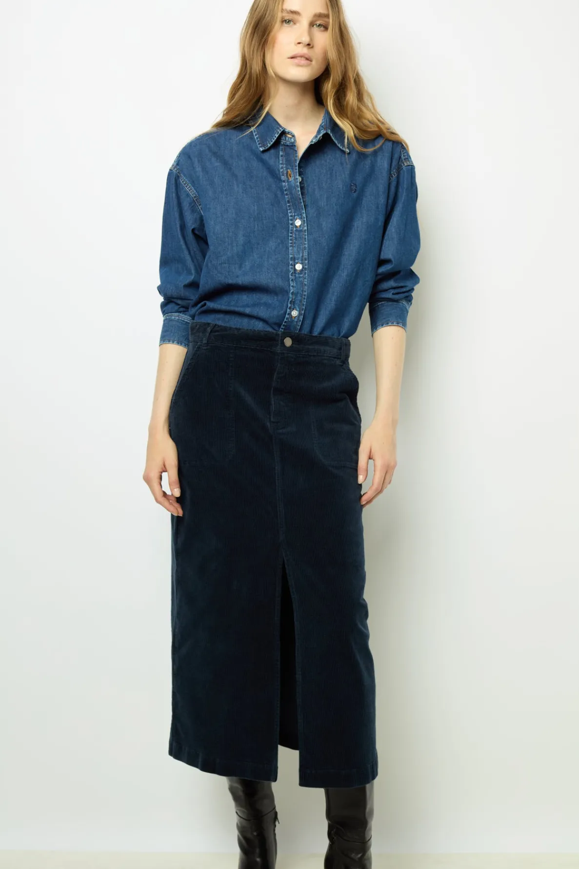 corduroy_midi_skirt__cass_1.webp Cheap Corduroy midi skirt - CASSIDIE Skirts