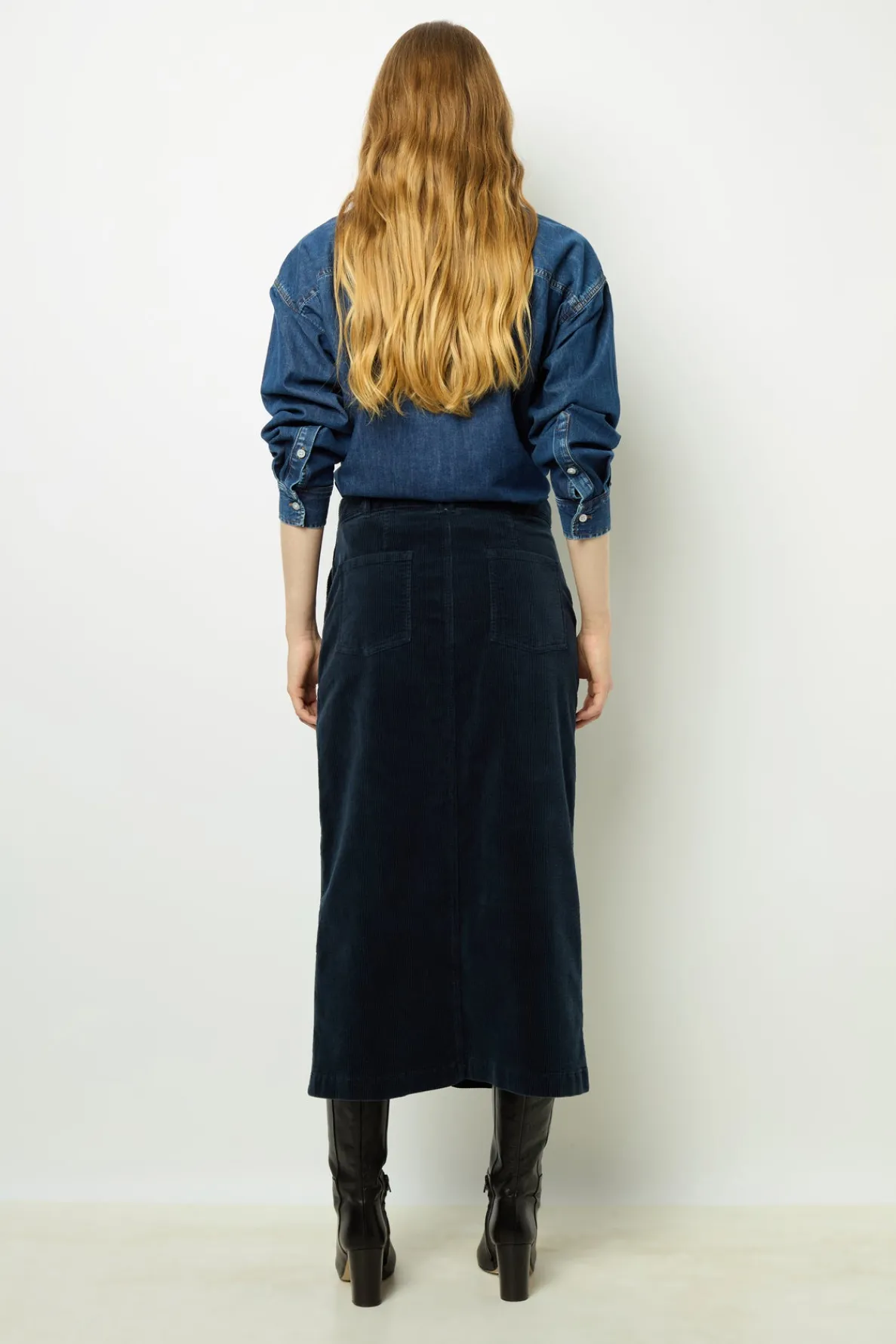 corduroy_midi_skirt__cass_3.webp Cheap Corduroy midi skirt - CASSIDIE Skirts