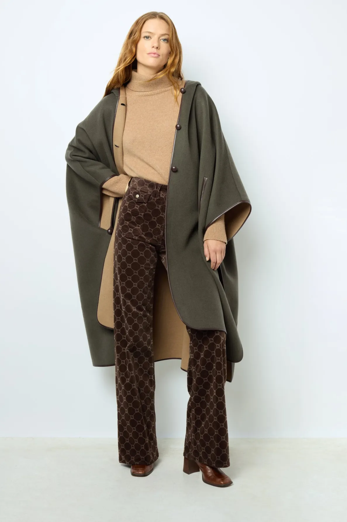 doubleface_wool_hooded_ca_0.webp Outlet Double-face wool hooded cape - LUDMILLA Coats