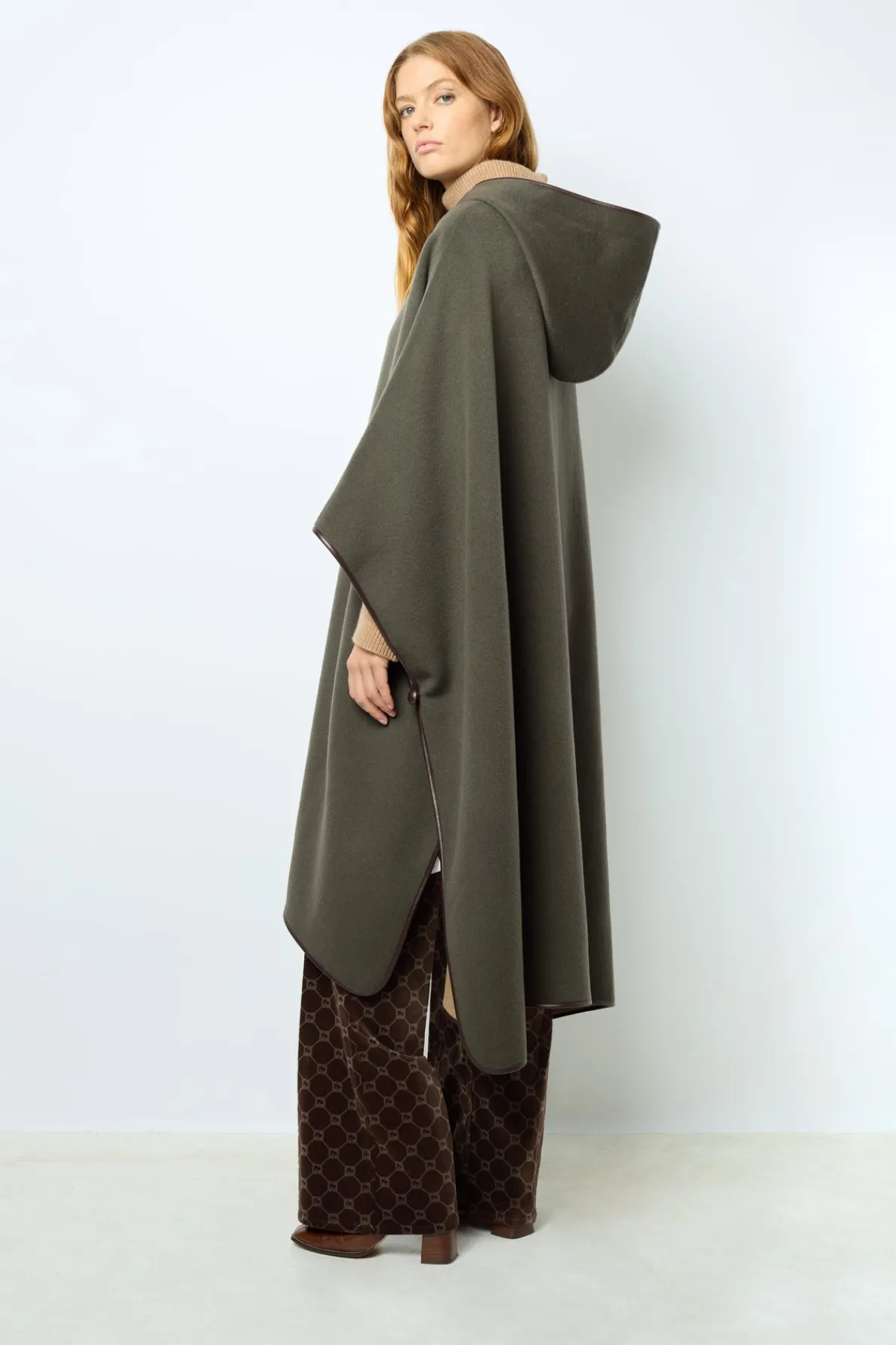 doubleface_wool_hooded_ca_1.webp Outlet Double-face wool hooded cape - LUDMILLA Coats
