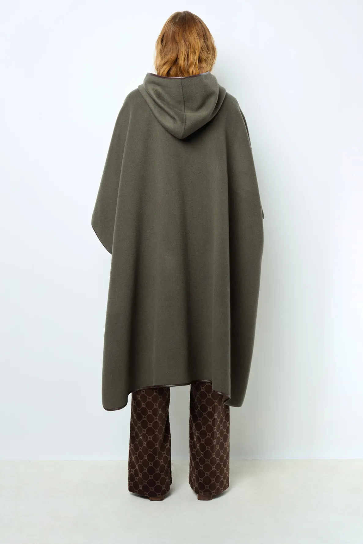 doubleface_wool_hooded_ca_3.webp Outlet Double-face wool hooded cape - LUDMILLA Coats