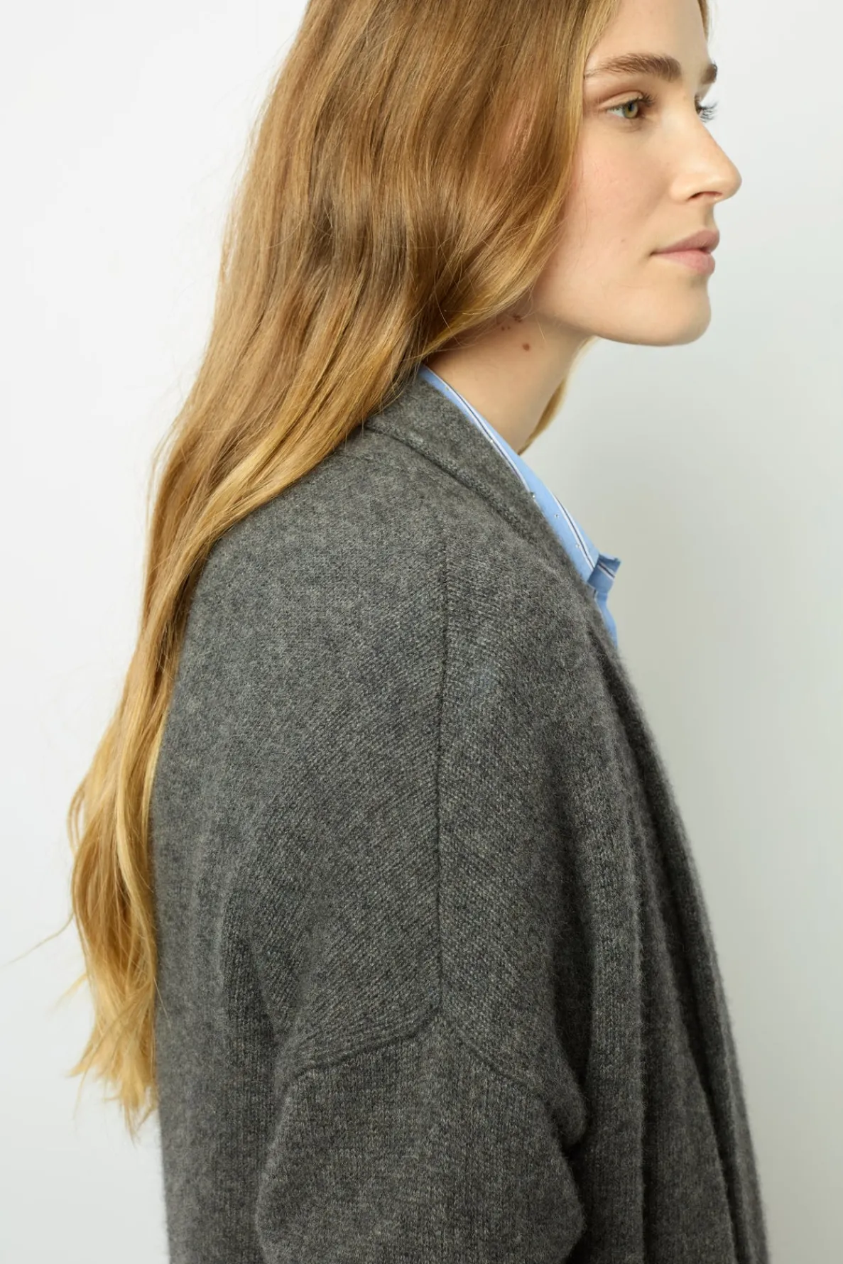 edge_to_edge_open_cashmer_2.webp Shop Edge to edge, open cashmere cardigan - JOHANA Knitwear