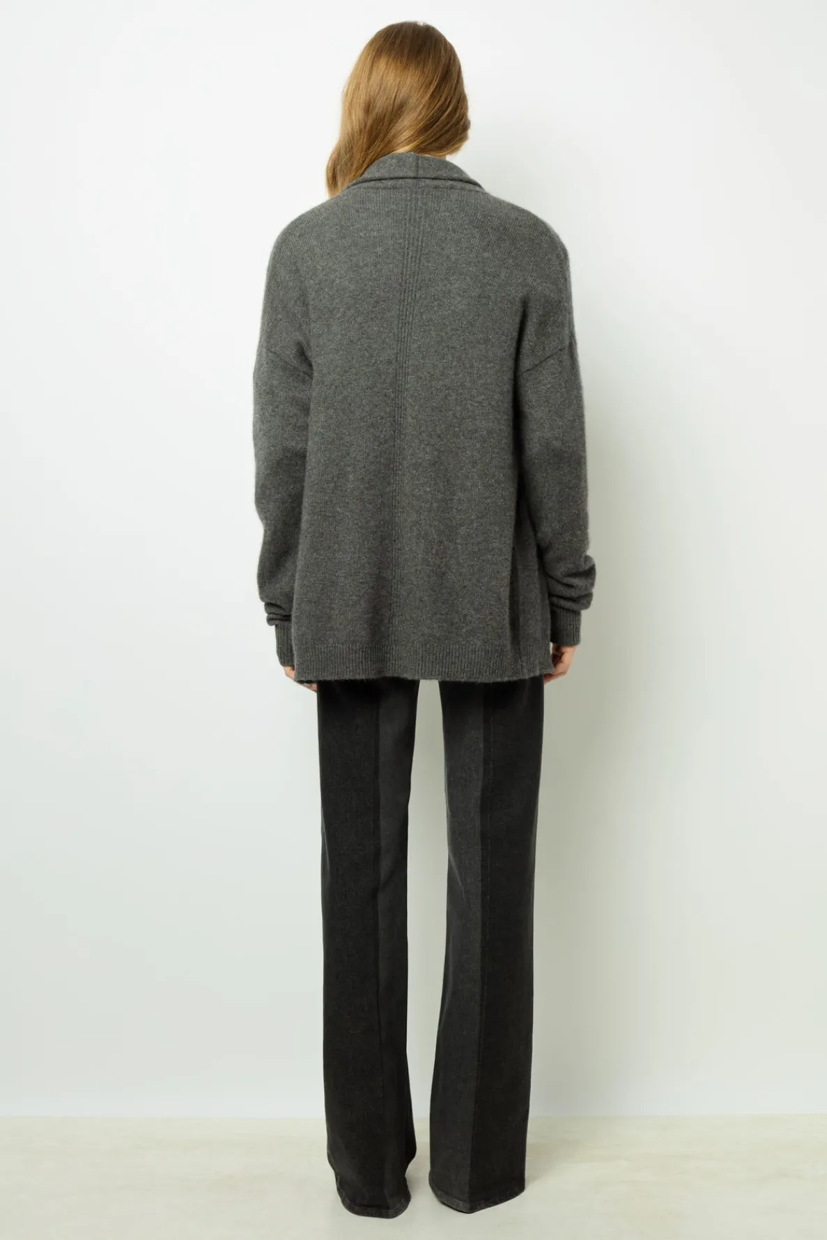 edge_to_edge_open_cashmer_3.webp Shop Edge to edge, open cashmere cardigan - JOHANA Knitwear