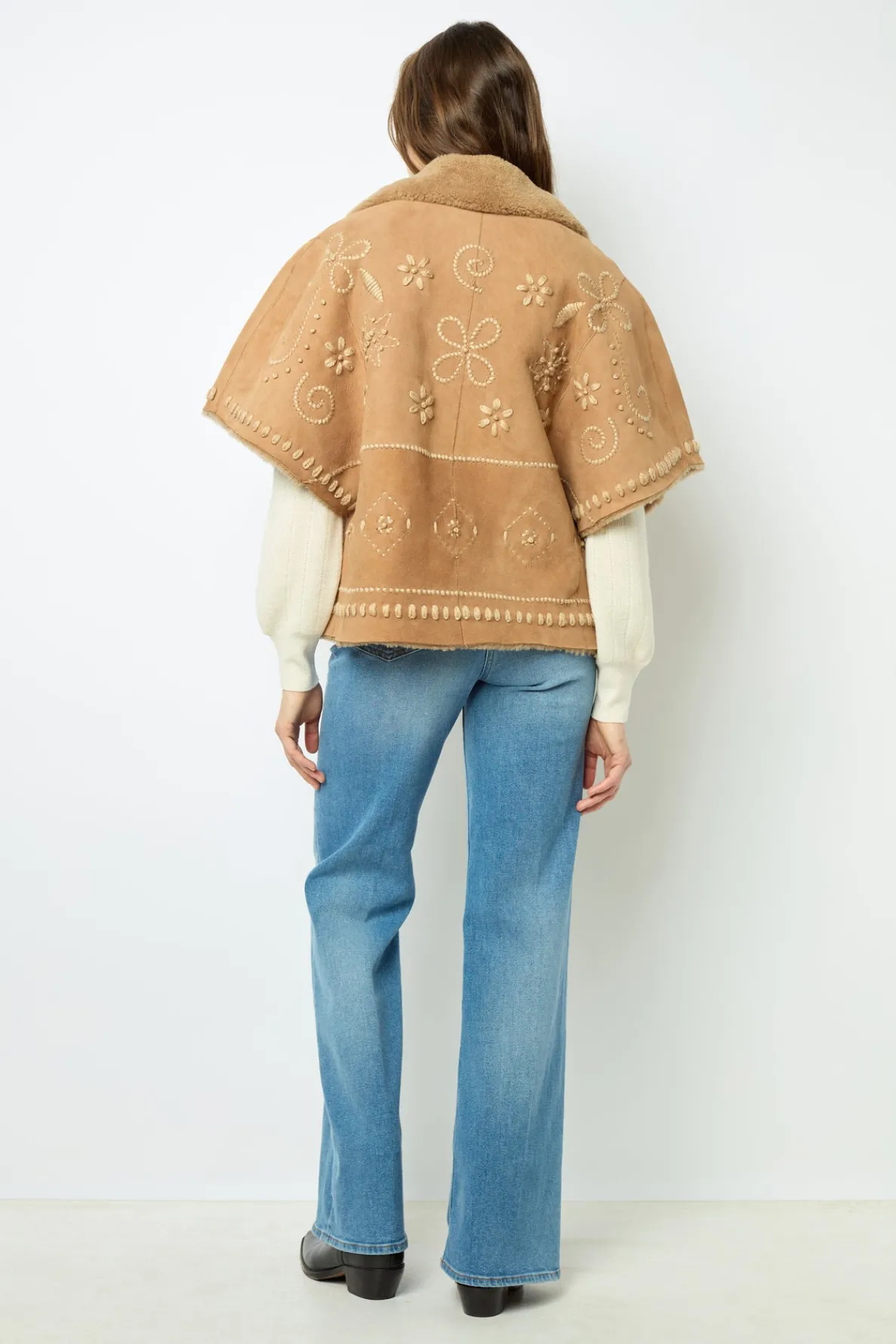 embroidered_shearling_sho_3.webp Fashion Embroidered shearling short jacket - LYSIANNA Leather & Pelts