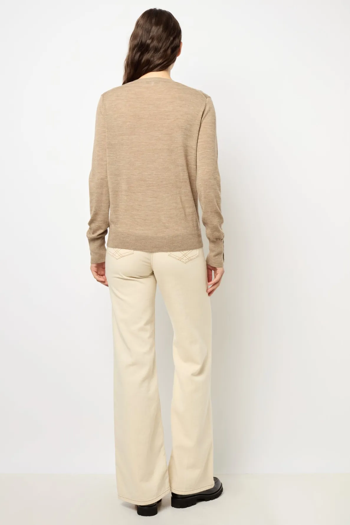 fine_wool_round_neck_swea_4-1.webp Best Sale Fine wool round neck sweater - JADE Knitwear