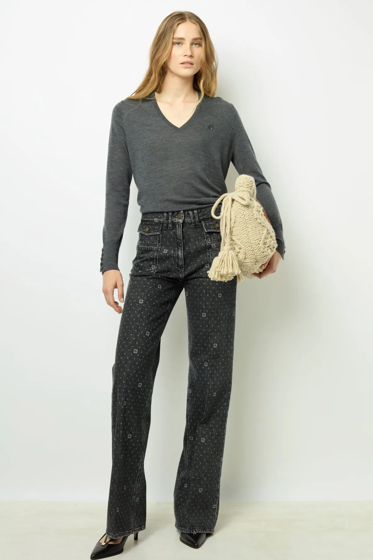 fine_wool_vneck_sweater___1-3.webp Best Fine wool V-neck sweater - JULIETTE Knitwear