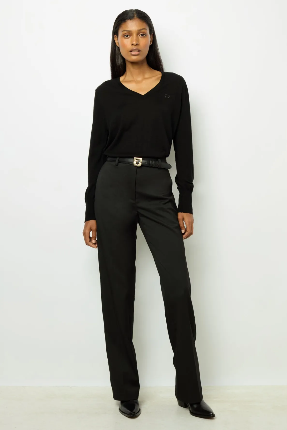 fine_wool_vneck_sweater___1.webp Online Fine wool V-neck sweater - JULIETTE Knitwear