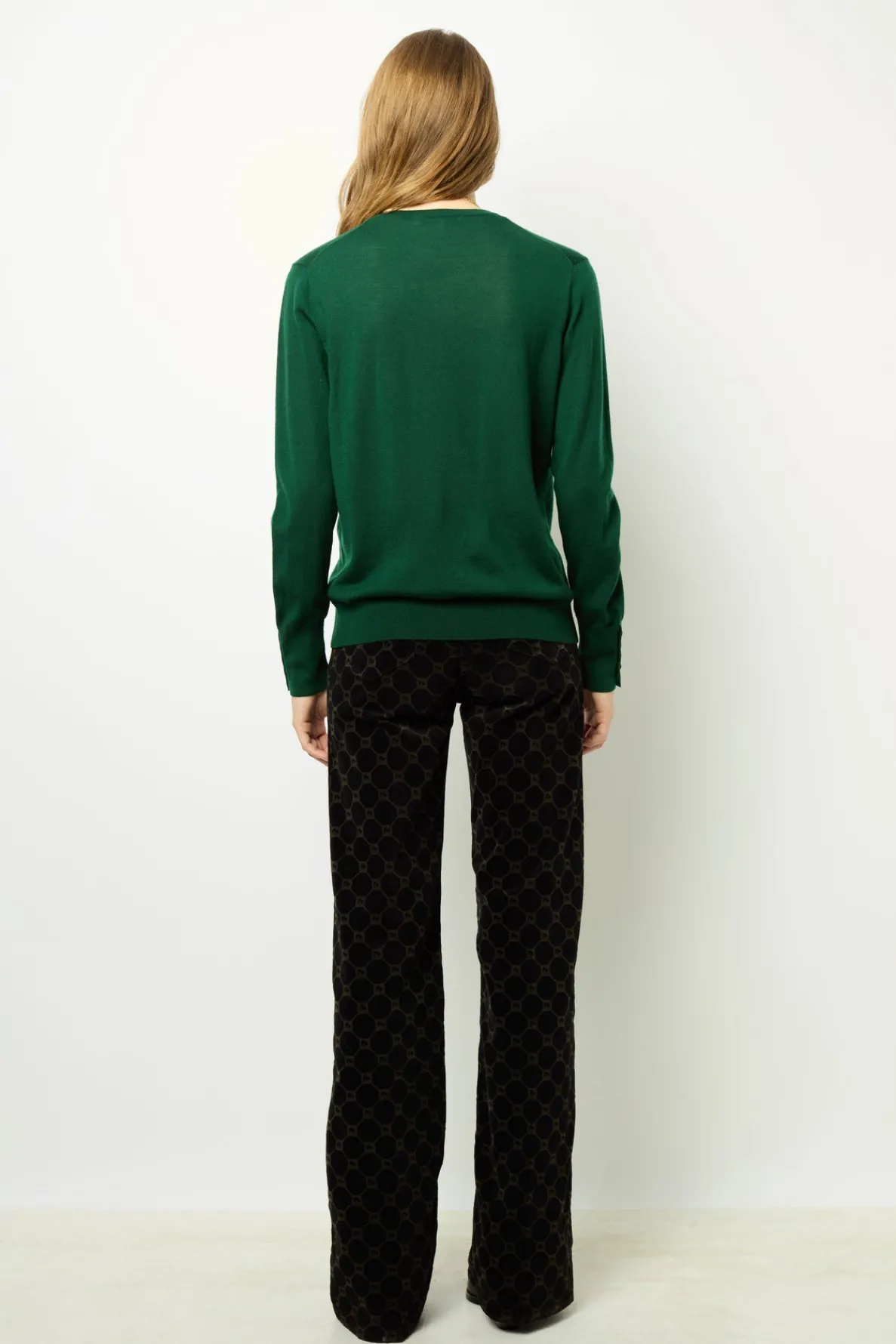 fine_wool_vneck_sweater___3-4.webp Cheap Fine wool V-neck sweater - JULIETTE Knitwear