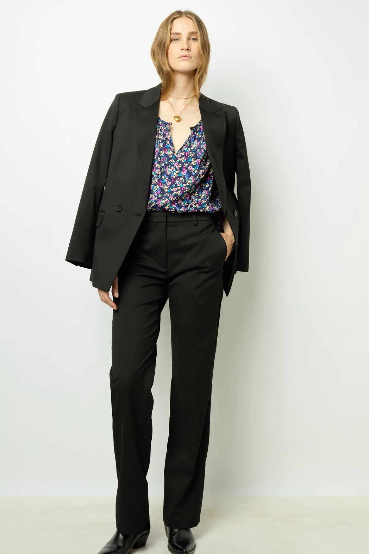 floral_jacquard_blouse__b_1.webp Outlet Floral jacquard blouse - BRITTANIA Shirts & Blouses