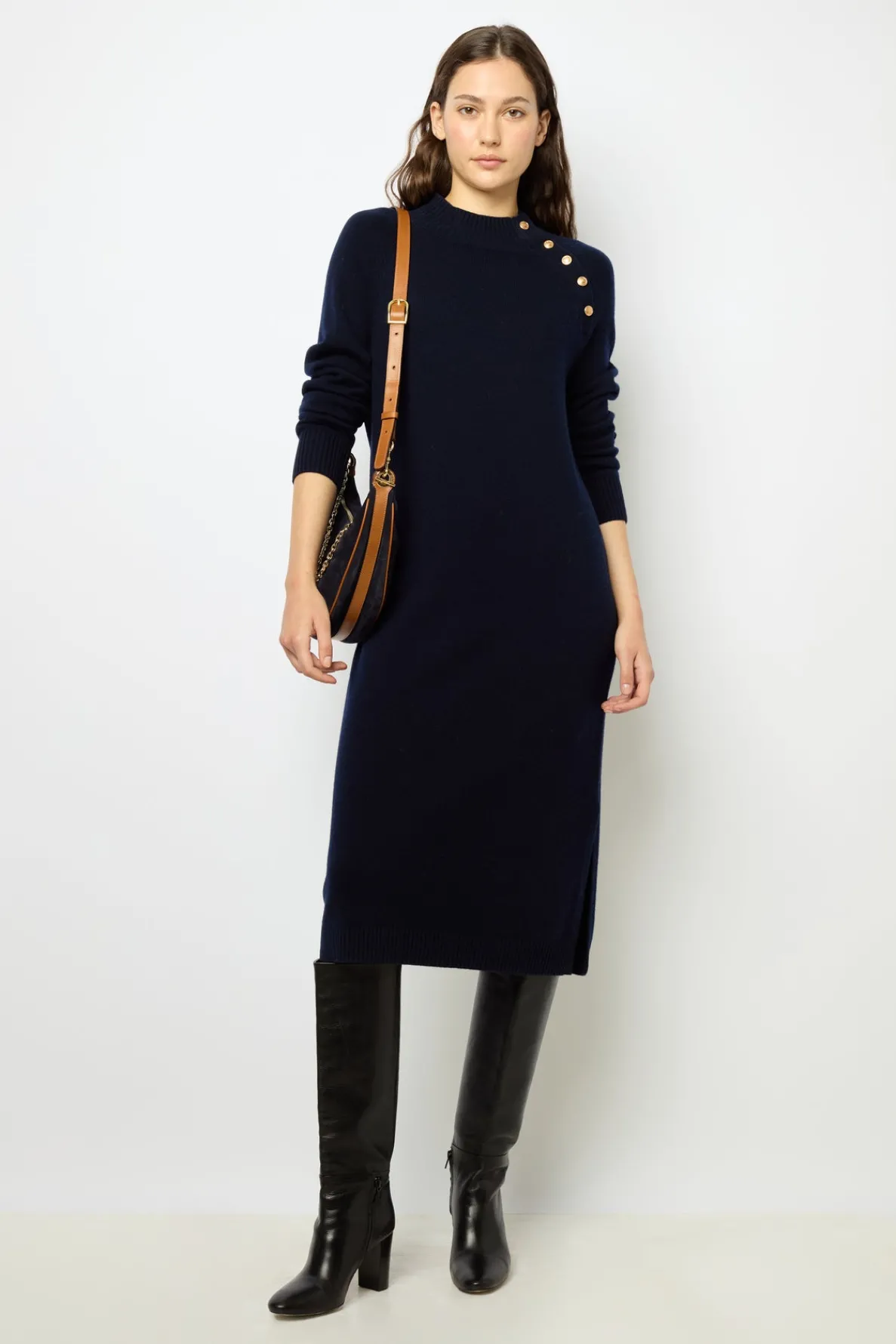 halfmoon_bag_in_suede_lea_0-4.webp Clearance Half-moon bag in suede leather - LE SUZANNE Dresses