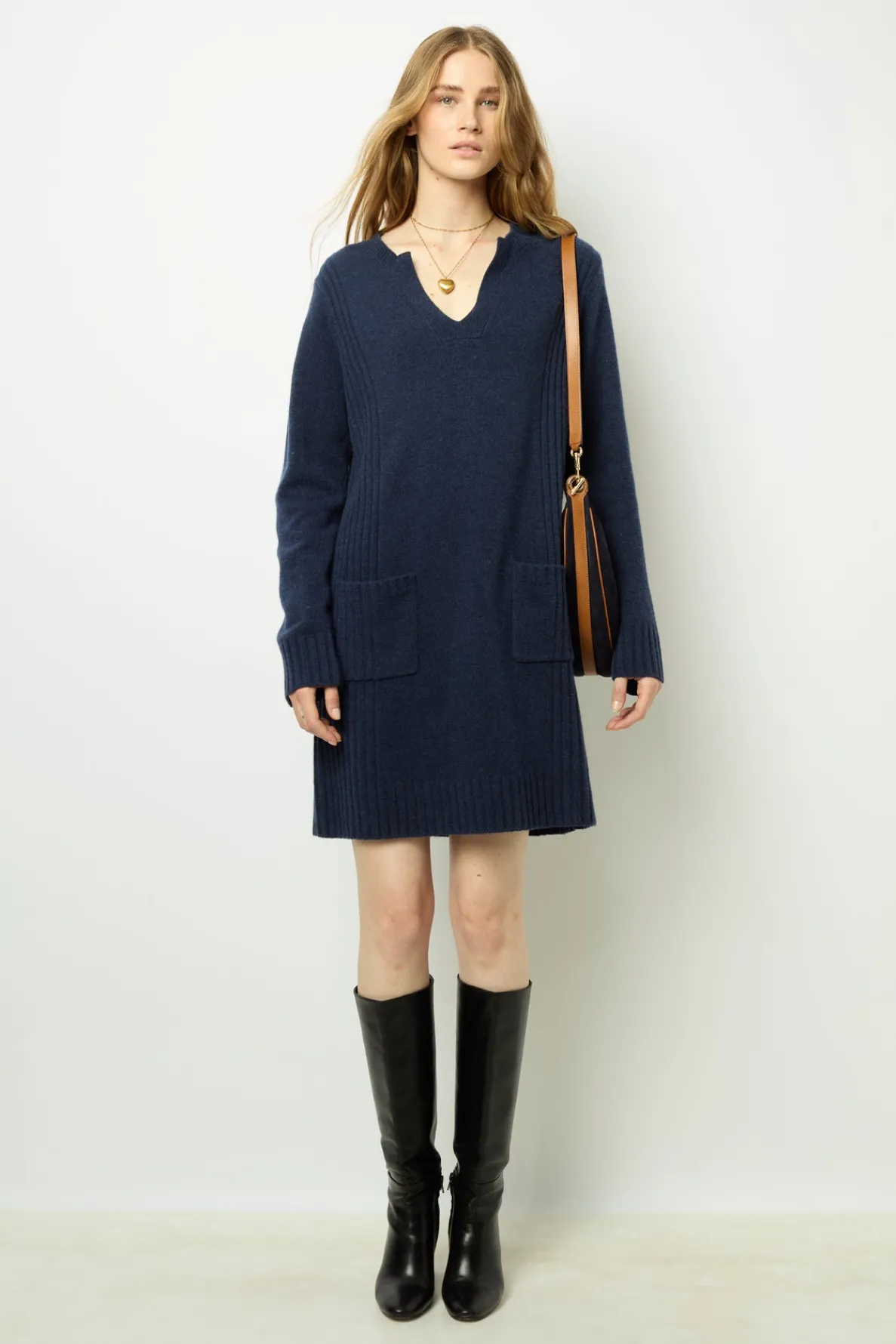 halfmoon_bag_in_suede_lea_1-5.webp Discount Half-moon bag in suede leather - LE SUZANNE Dresses