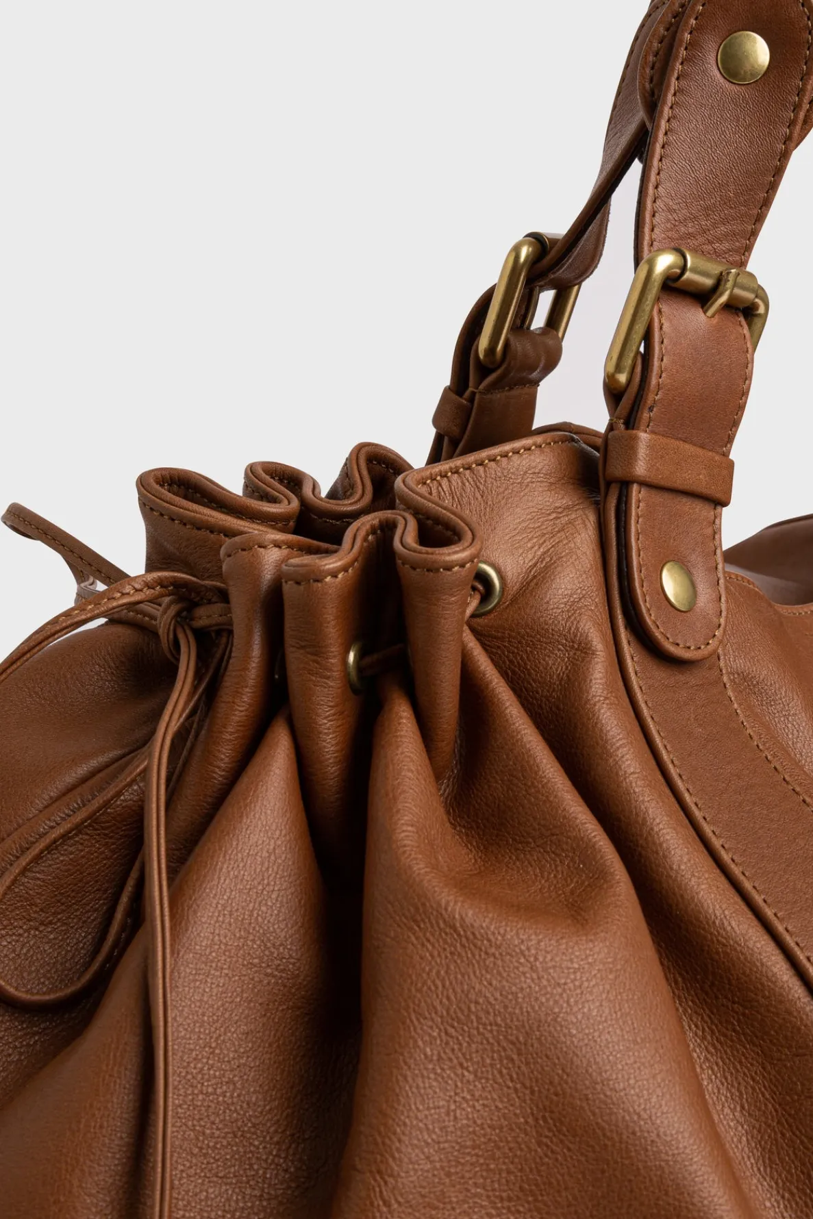 handbag_in_calf_leather___3.webp Clearance Handbag in calf leather - 72H The Iconic 24H | Handbag