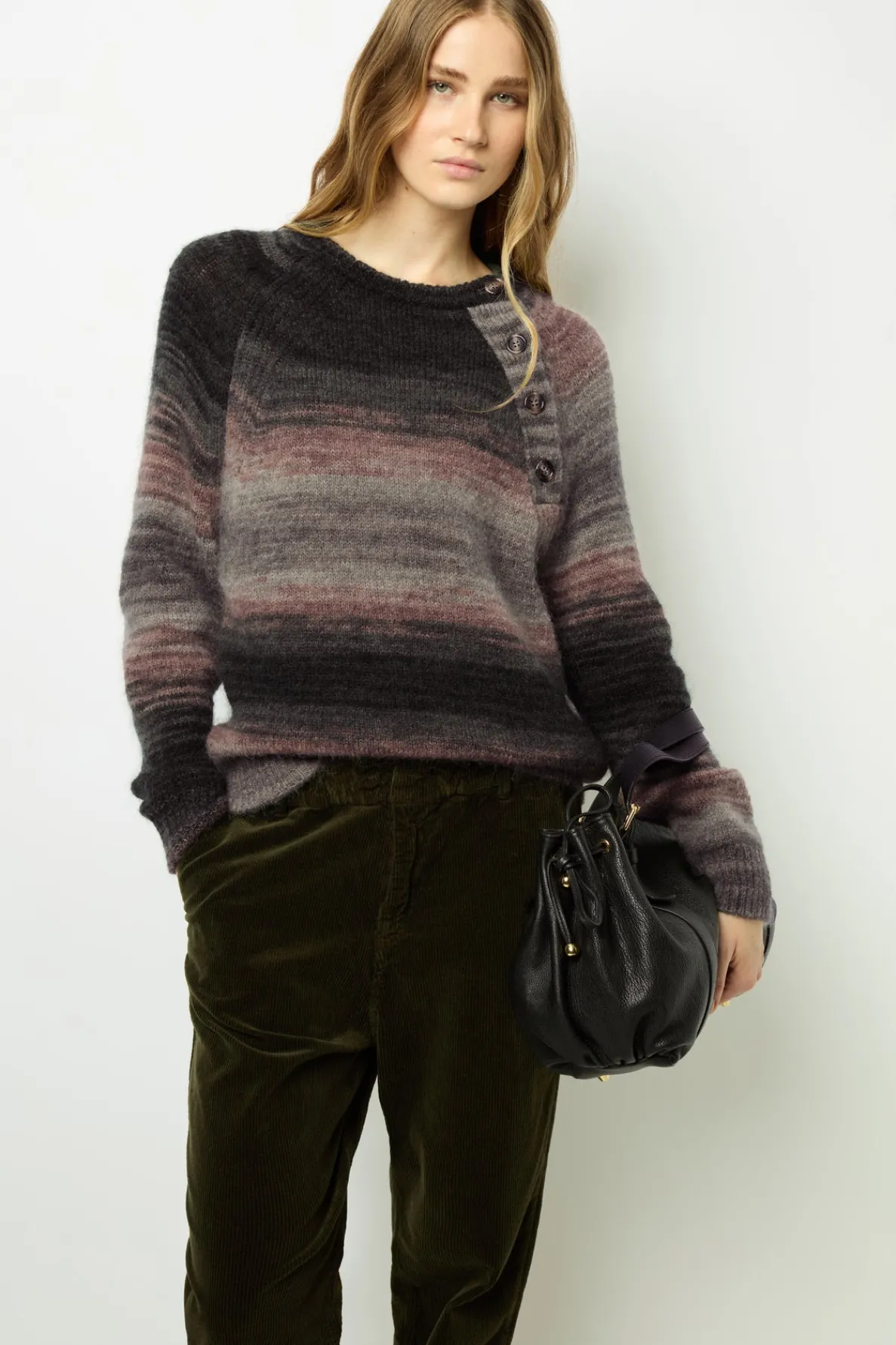 handbag_in_leather__h_0-11.webp New Handbag in leather - 24H Knitwear