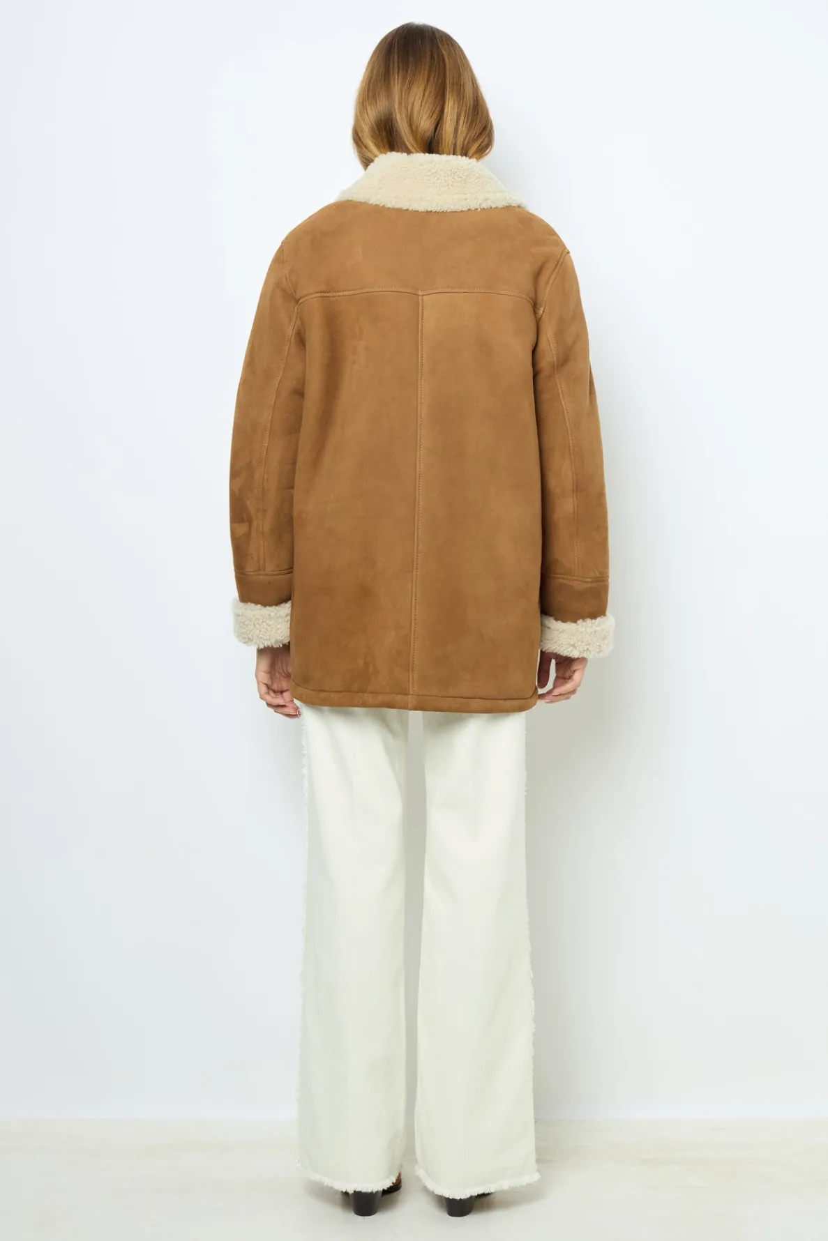 length_shearling_coat__l_3.webp Discount 3/4 length shearling coat - LEONTINE Leather & Pelts