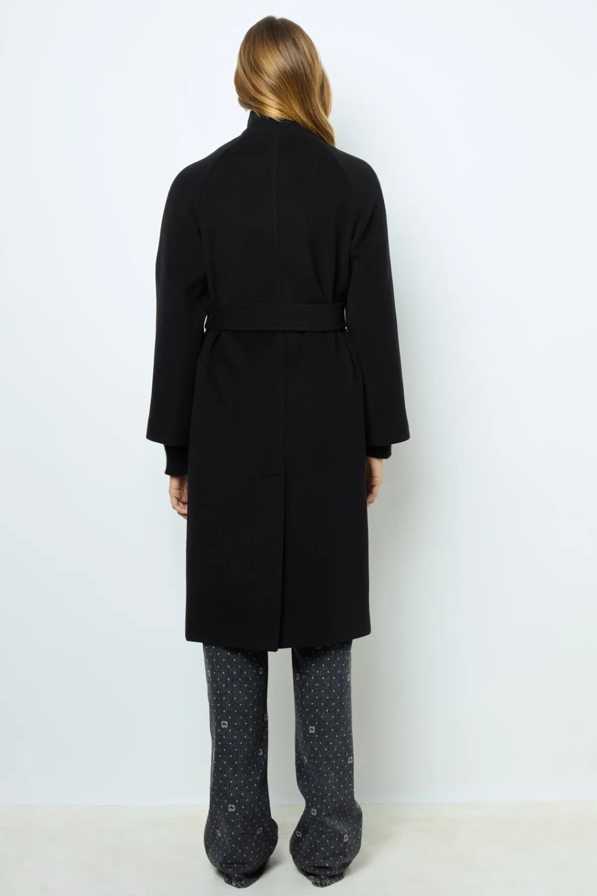 long_coat_with_belt_and_s_2.webp Clearance Long coat with belt and stand up collar - LOU Coats