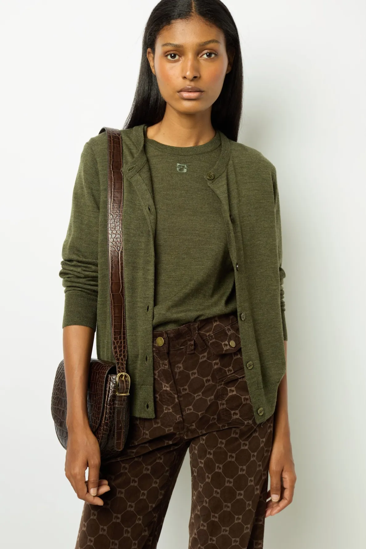 merino_wool_cardigan__lya_0-2.webp Shop Merino wool cardigan - LYANE Knitwear