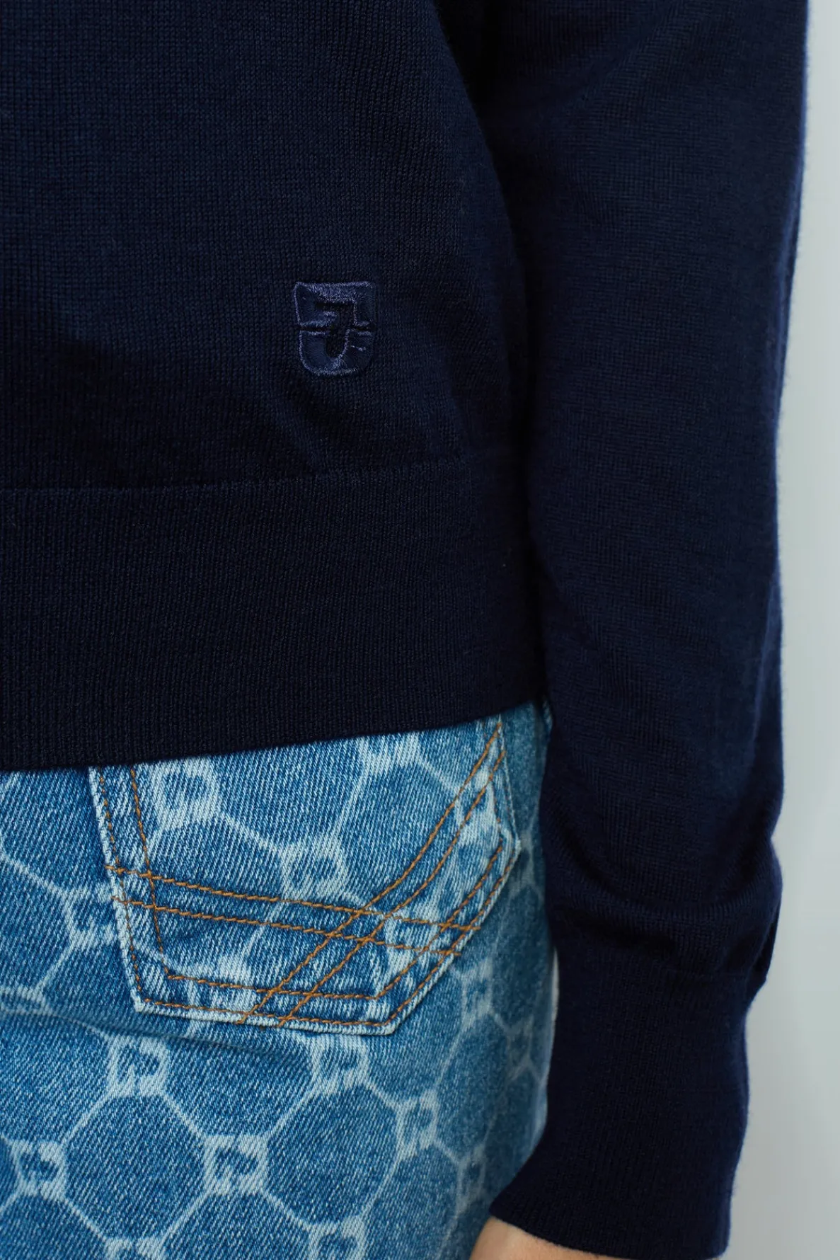 merino_wool_cardigan__lya_2.webp Store Merino wool cardigan - LYANE Knitwear