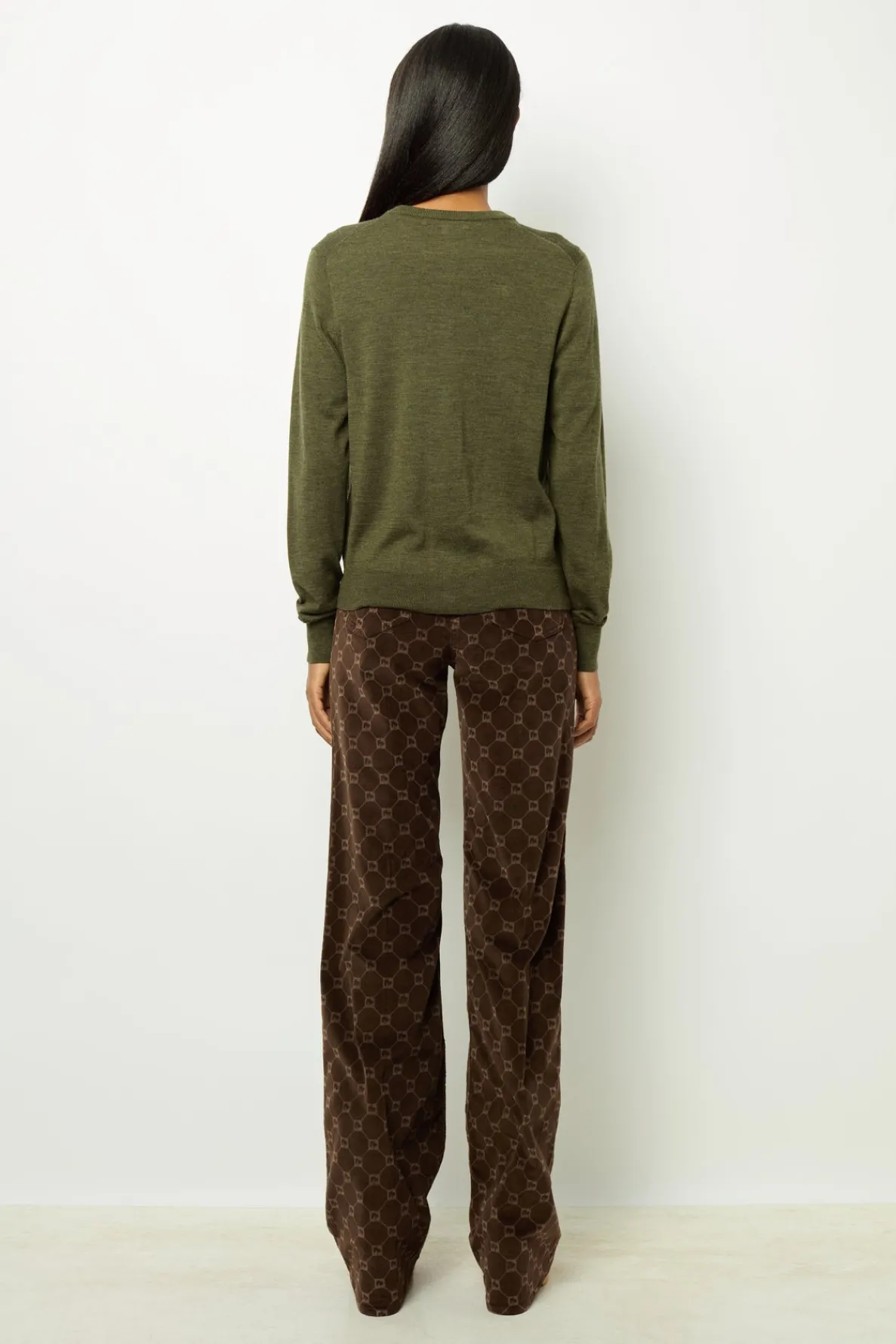 merino_wool_cardigan__lya_3-2.webp Shop Merino wool cardigan - LYANE Knitwear