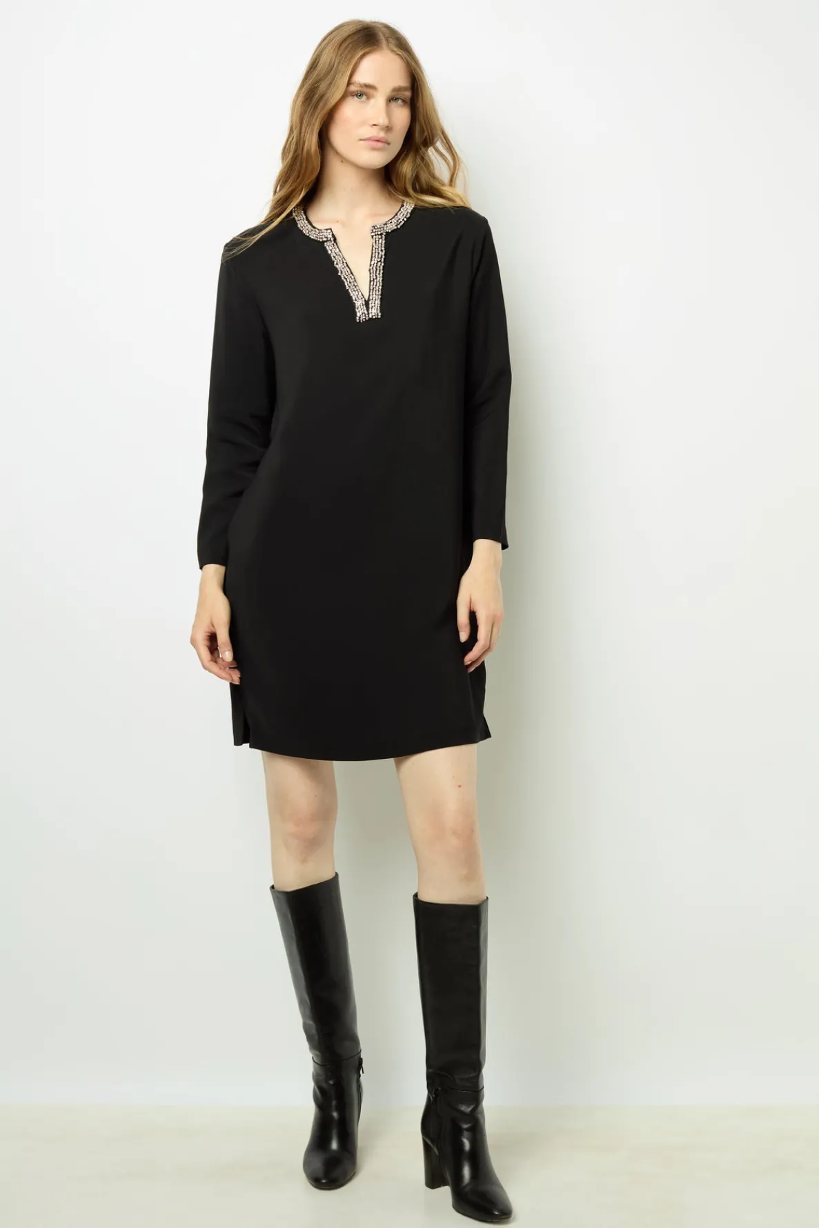 mini_dress_with_jewel_col_0-1.webp Outlet Mini dress with jewel collar - STERNA Dresses