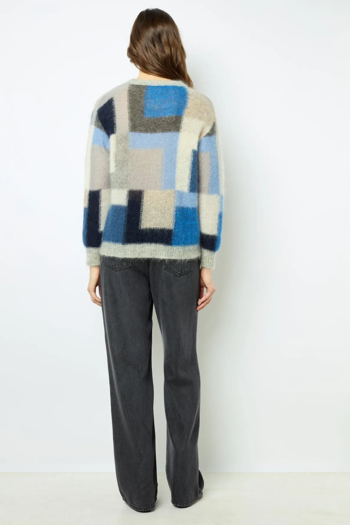 mohair_color_block_sweate_3.webp Fashion Mohair color block sweater - JANYCE Knitwear