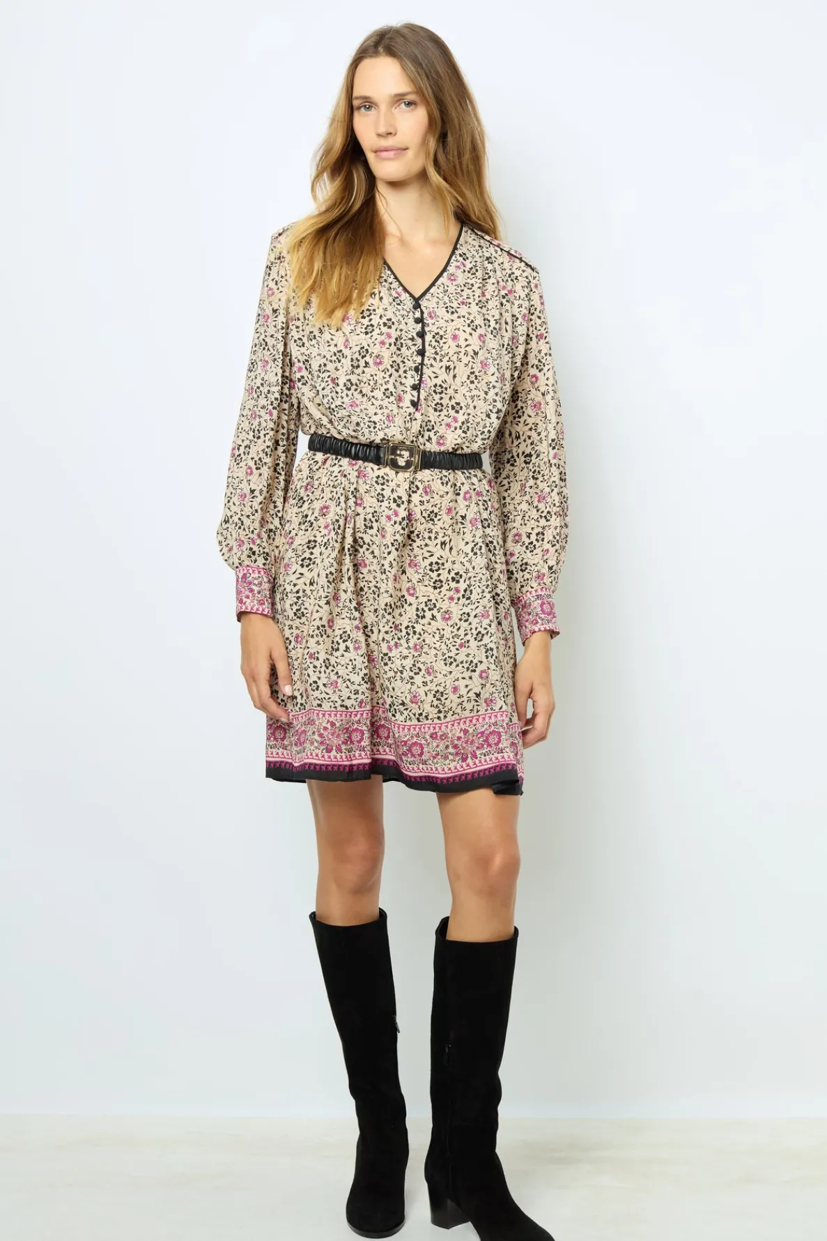 printed_vneck_straight_dr_1.webp Outlet Printed V-neck straight dress - SALINE Dresses