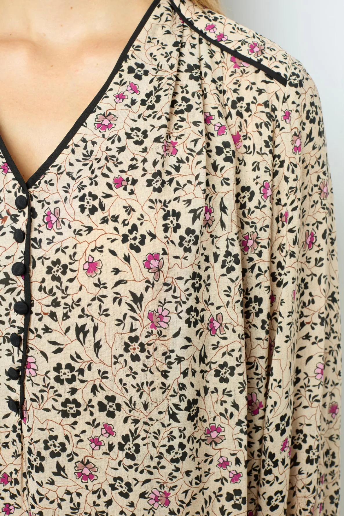 printed_vneck_straight_dr_2.webp Outlet Printed V-neck straight dress - SALINE Dresses