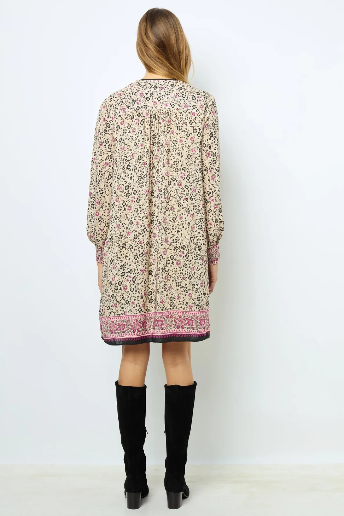 printed_vneck_straight_dr_3.webp Outlet Printed V-neck straight dress - SALINE Dresses