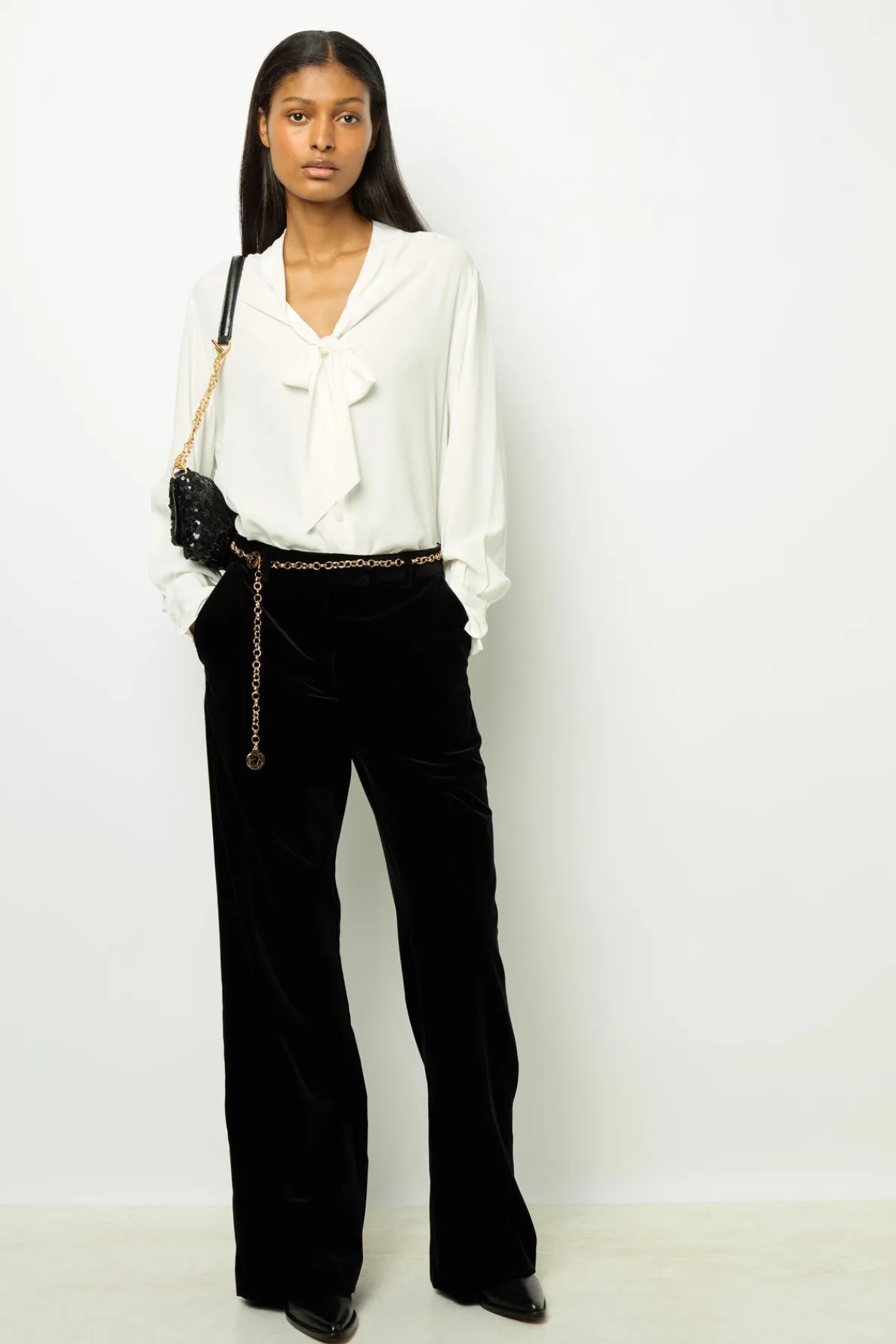 pussybow_collar_blouse_1.webp Cheap Pussy-bow collar blouse Shirts & Blouses