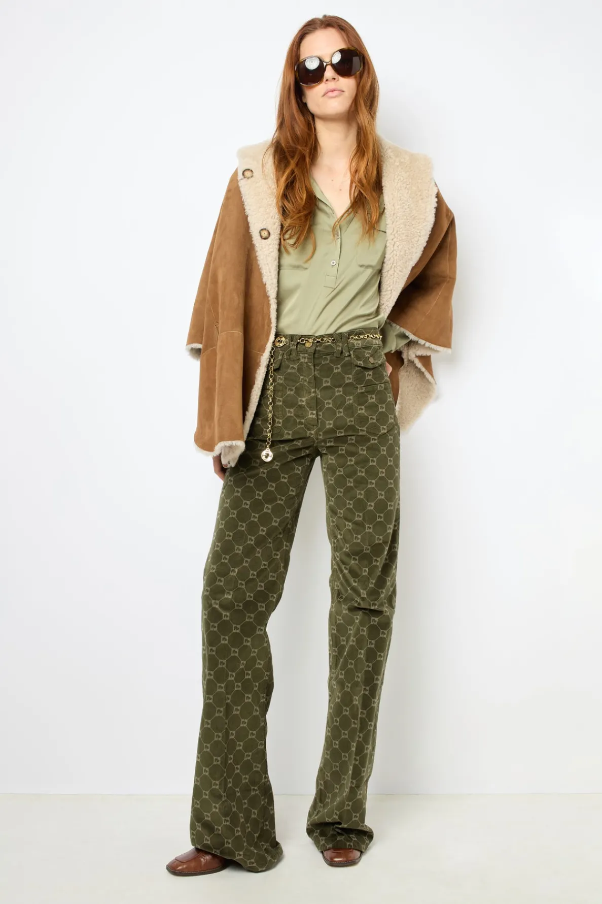 shearling_cape_coat__lori_1.webp Flash Sale Shearling cape coat - LORIANE Leather & Pelts