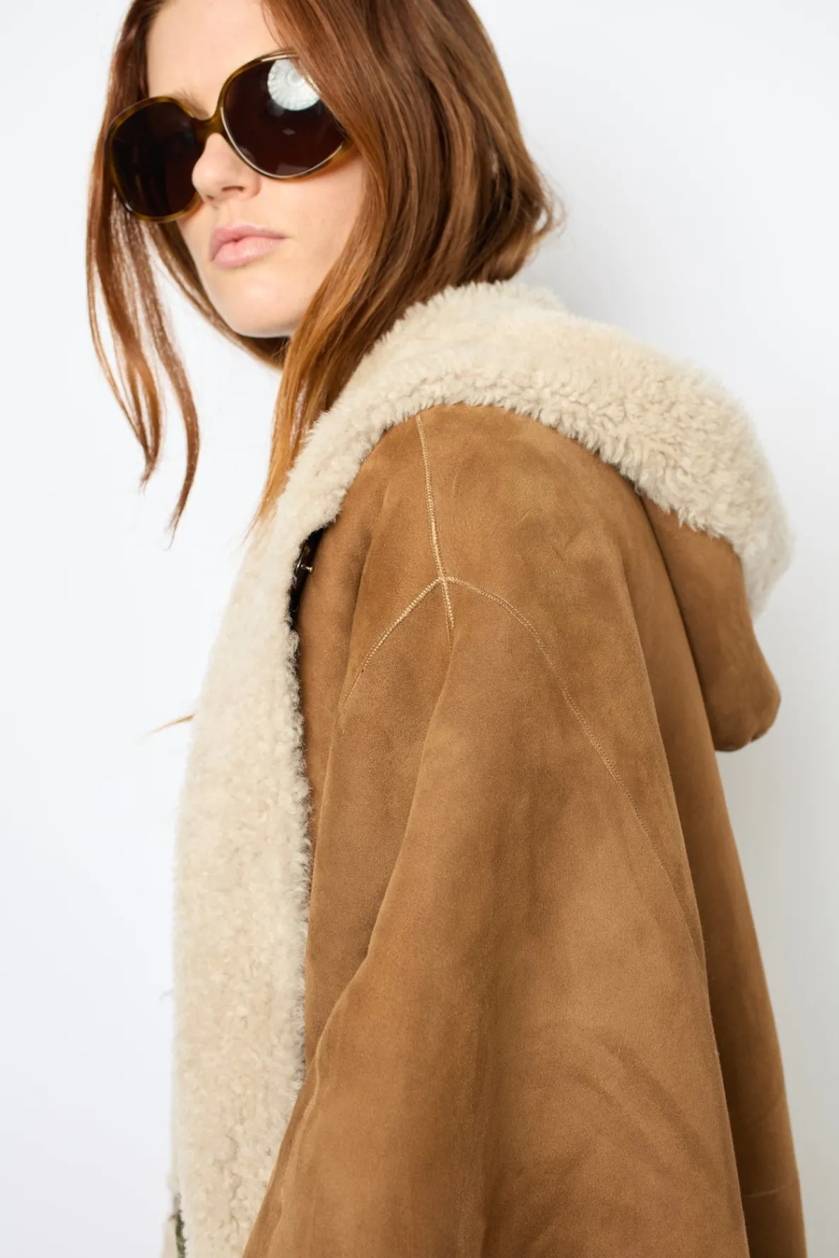 shearling_cape_coat__lori_4.webp Flash Sale Shearling cape coat - LORIANE Leather & Pelts