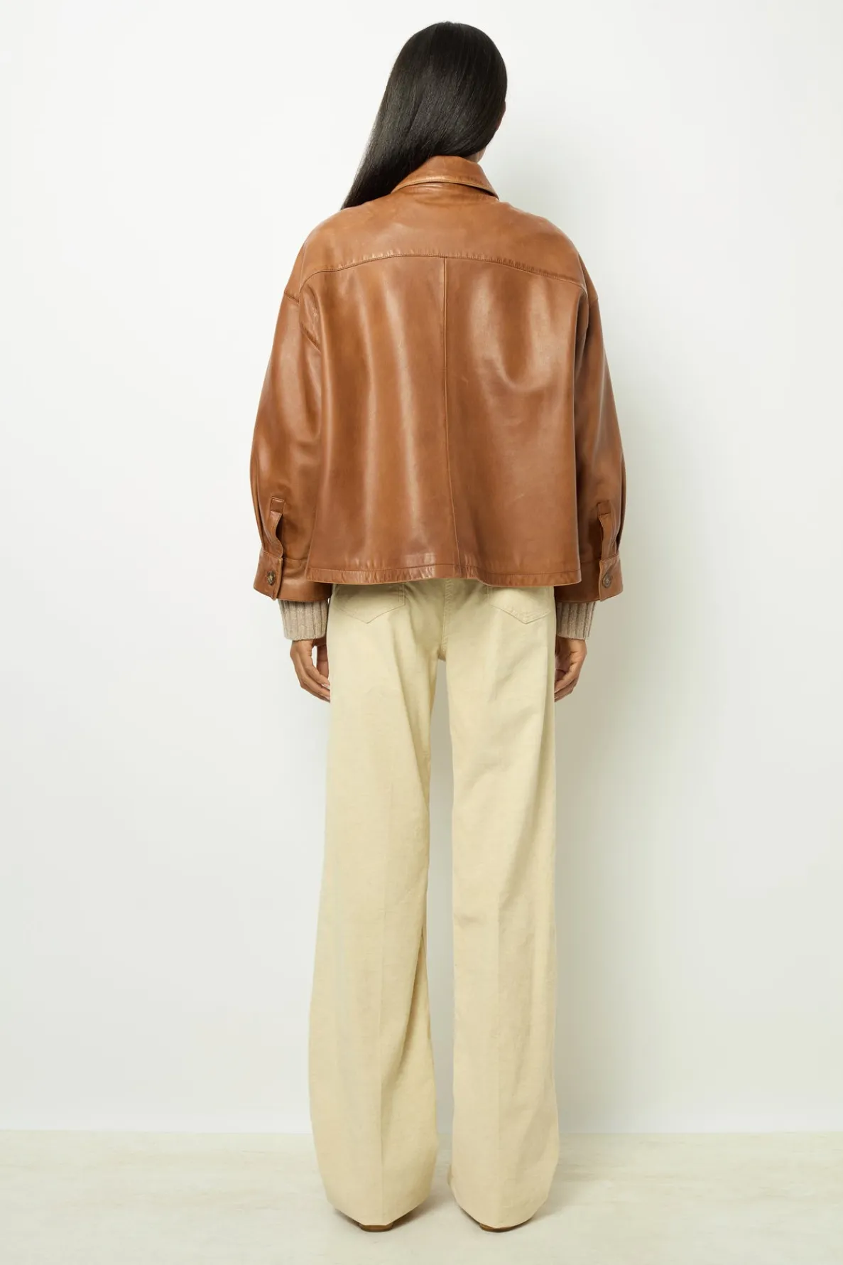 short_leather_jacket__joc_3.webp Outlet Short leather jacket - JOCYA Leather & Pelts