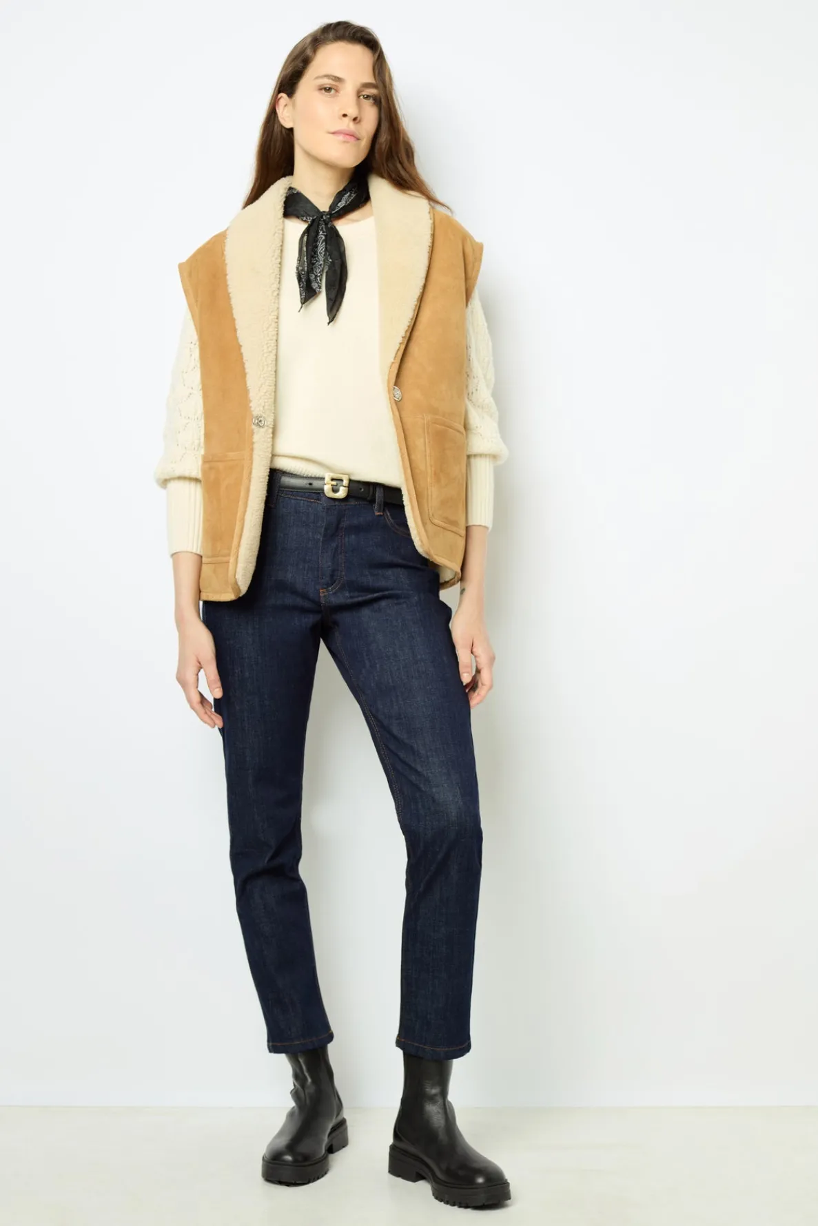 sleeveless_shearling_jack_1.webp Best Sleeveless shearling jacket - LYDIA Leather & Pelts