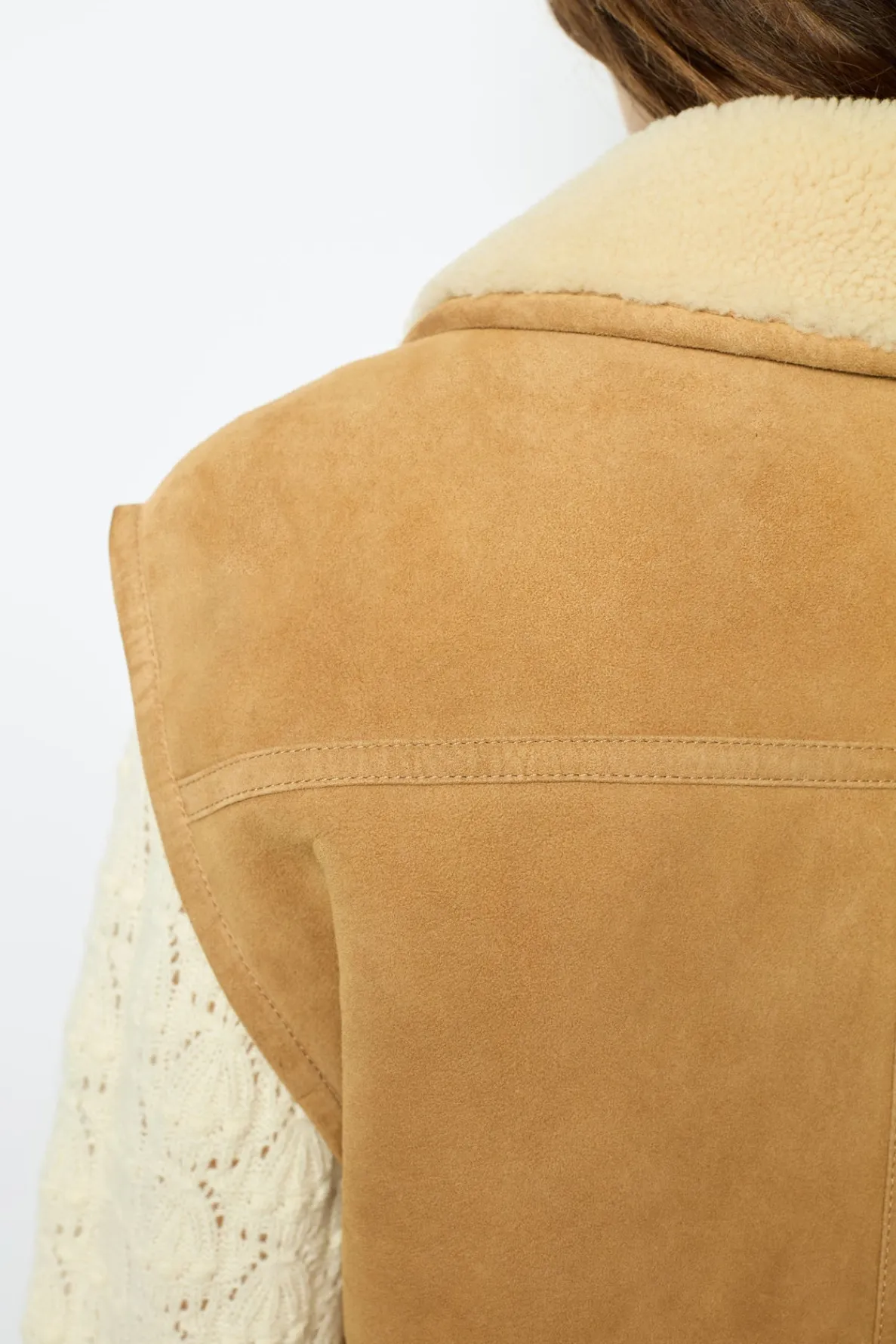sleeveless_shearling_jack_2.webp Best Sleeveless shearling jacket - LYDIA Leather & Pelts