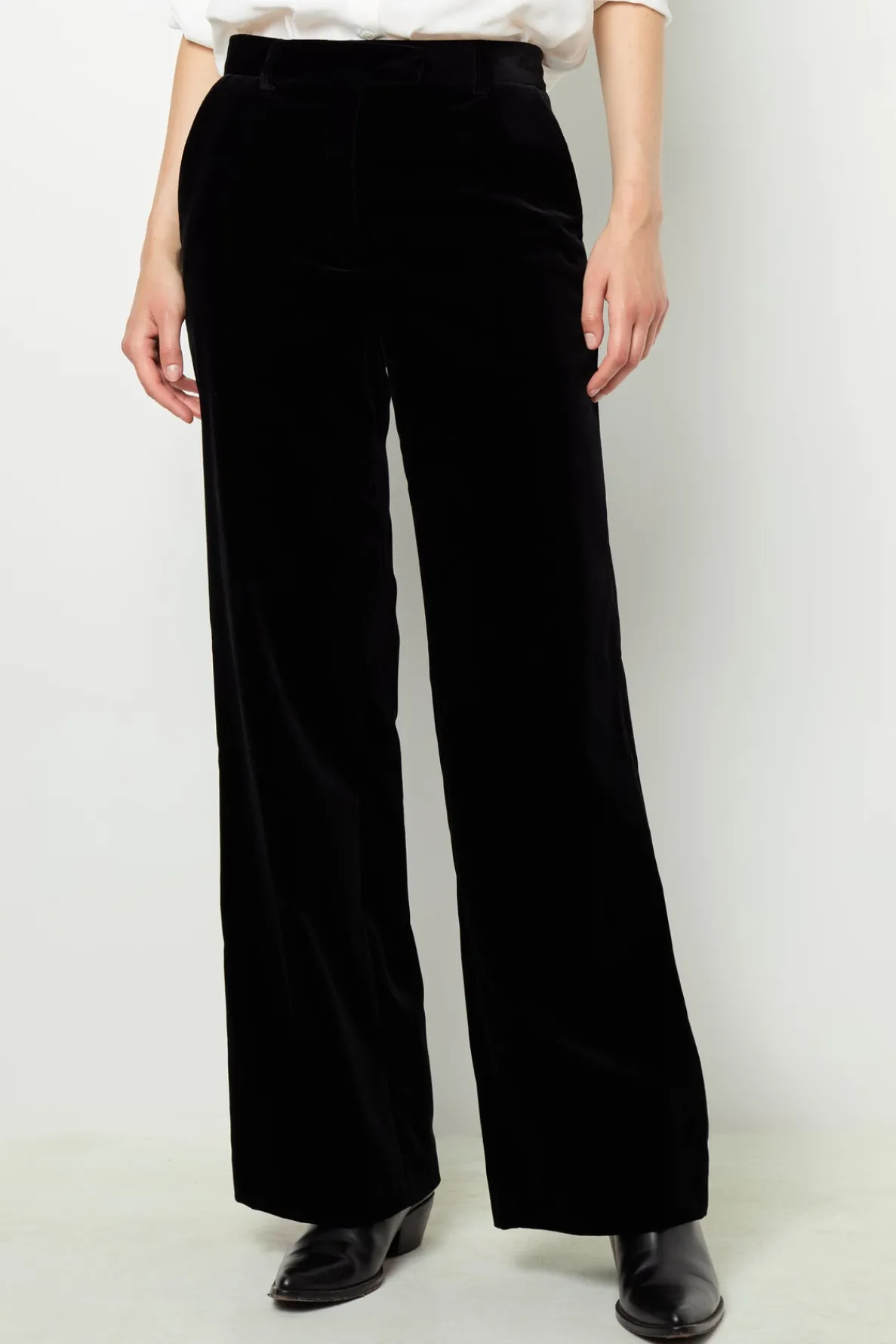 smooth_velvet_pants__nora_1-1.webp Outlet Smooth velvet pants - NORA Trousers | Suits & Outfits