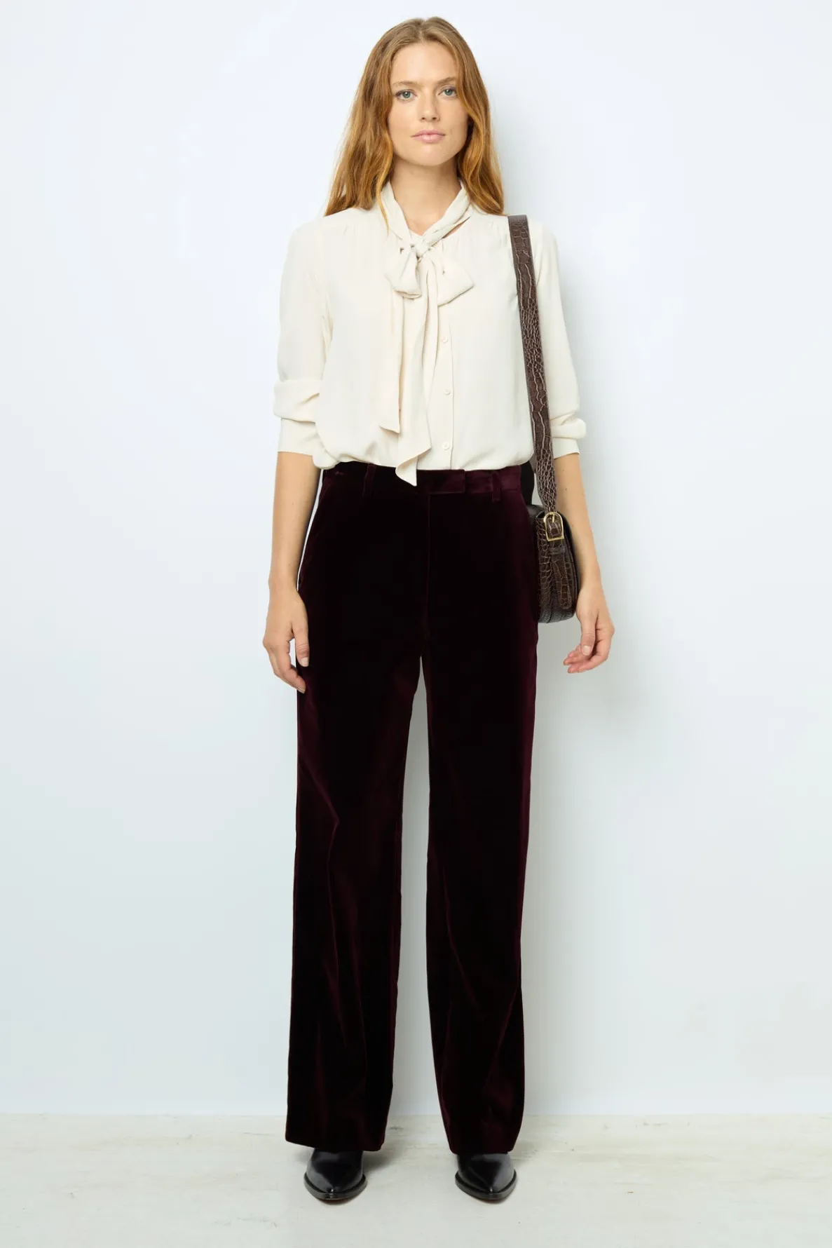 smooth_velvet_pants__nora_1.webp Cheap Smooth velvet pants - NORA Trousers | Suits & Outfits