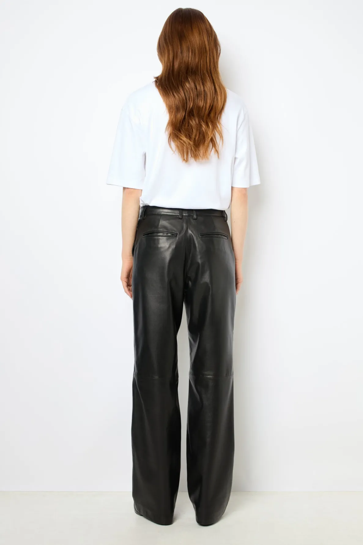 straight_leather_pants__n_3.webp Outlet Straight leather pants - NOOR Leather & Pelts
