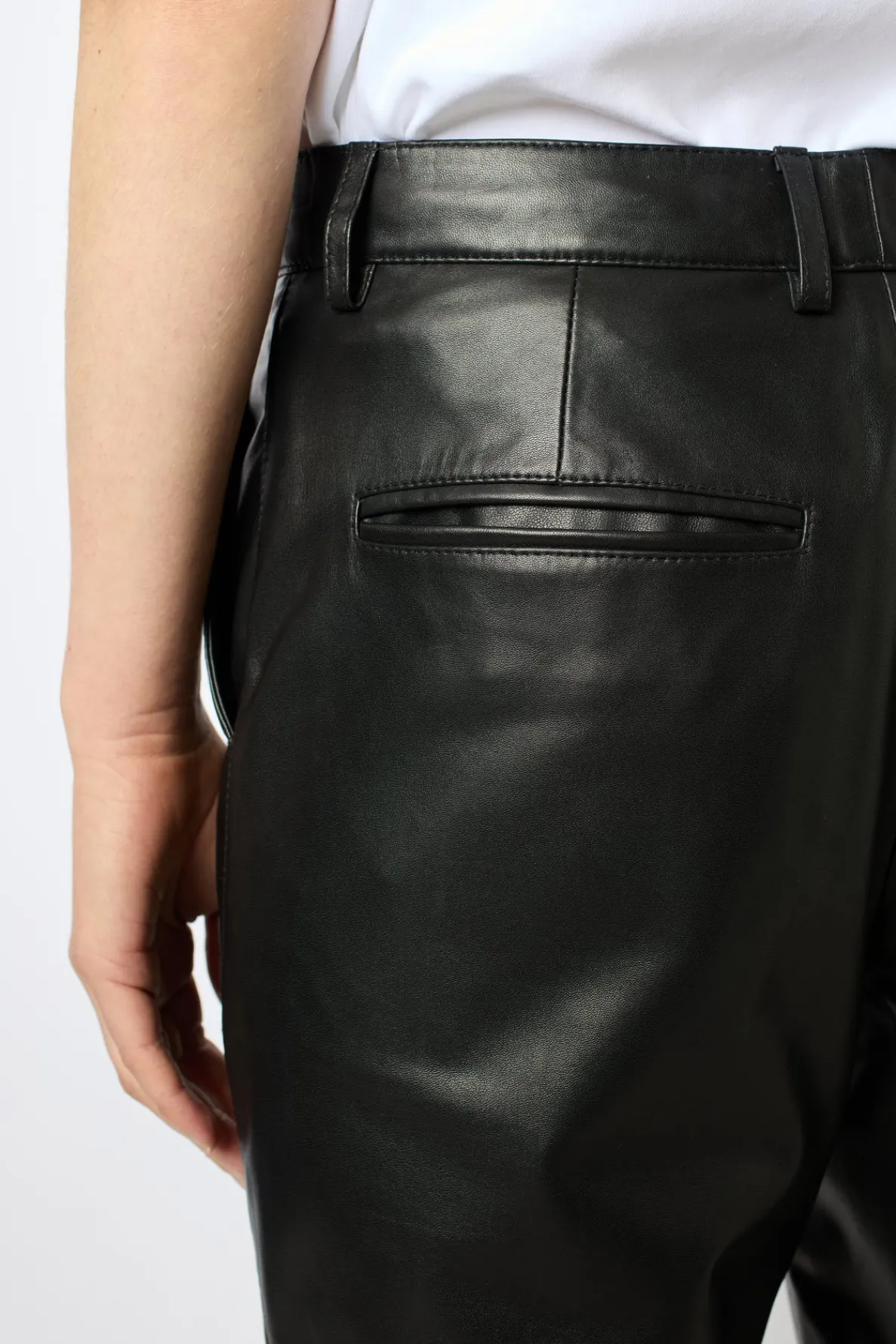 straight_leather_pants__n_4.webp Outlet Straight leather pants - NOOR Leather & Pelts