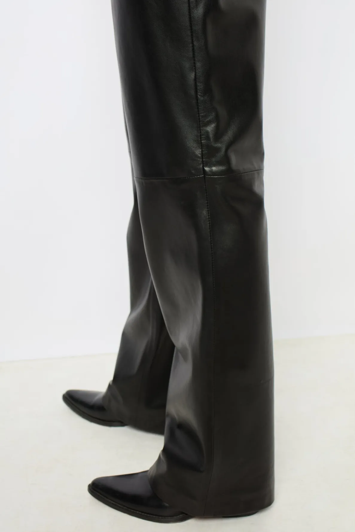 straight_leather_pants__n_5.webp Outlet Straight leather pants - NOOR Leather & Pelts