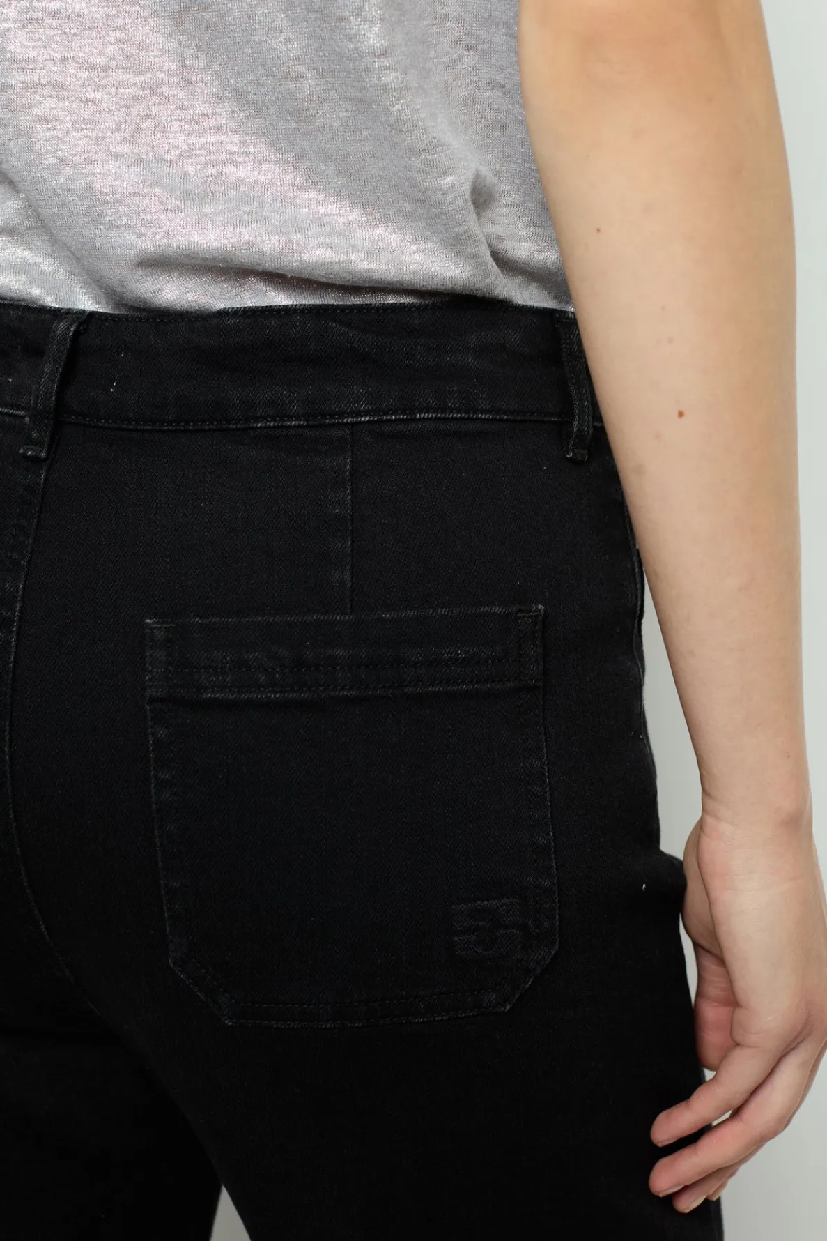 straightleg_wide_black_je_2.webp Online Straight-leg, wide black jeans - NEVAE Trousers