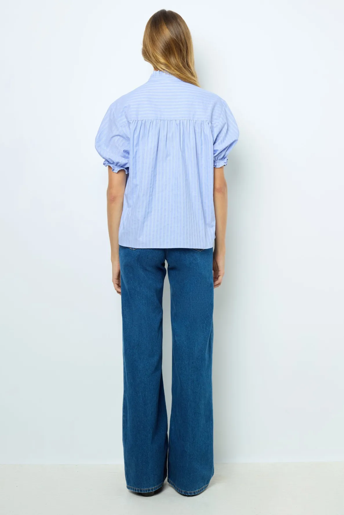 striped_popelin_blouse__b_4-1.webp Online Striped popelin blouse - BERTINIA Shirts & Blouses