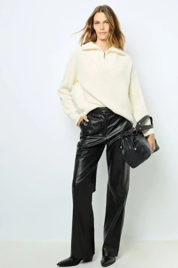 Store Truck neck swe"])self.__next_f.push([1,"ater - JAZZY Knitwear | Suits & Outfits