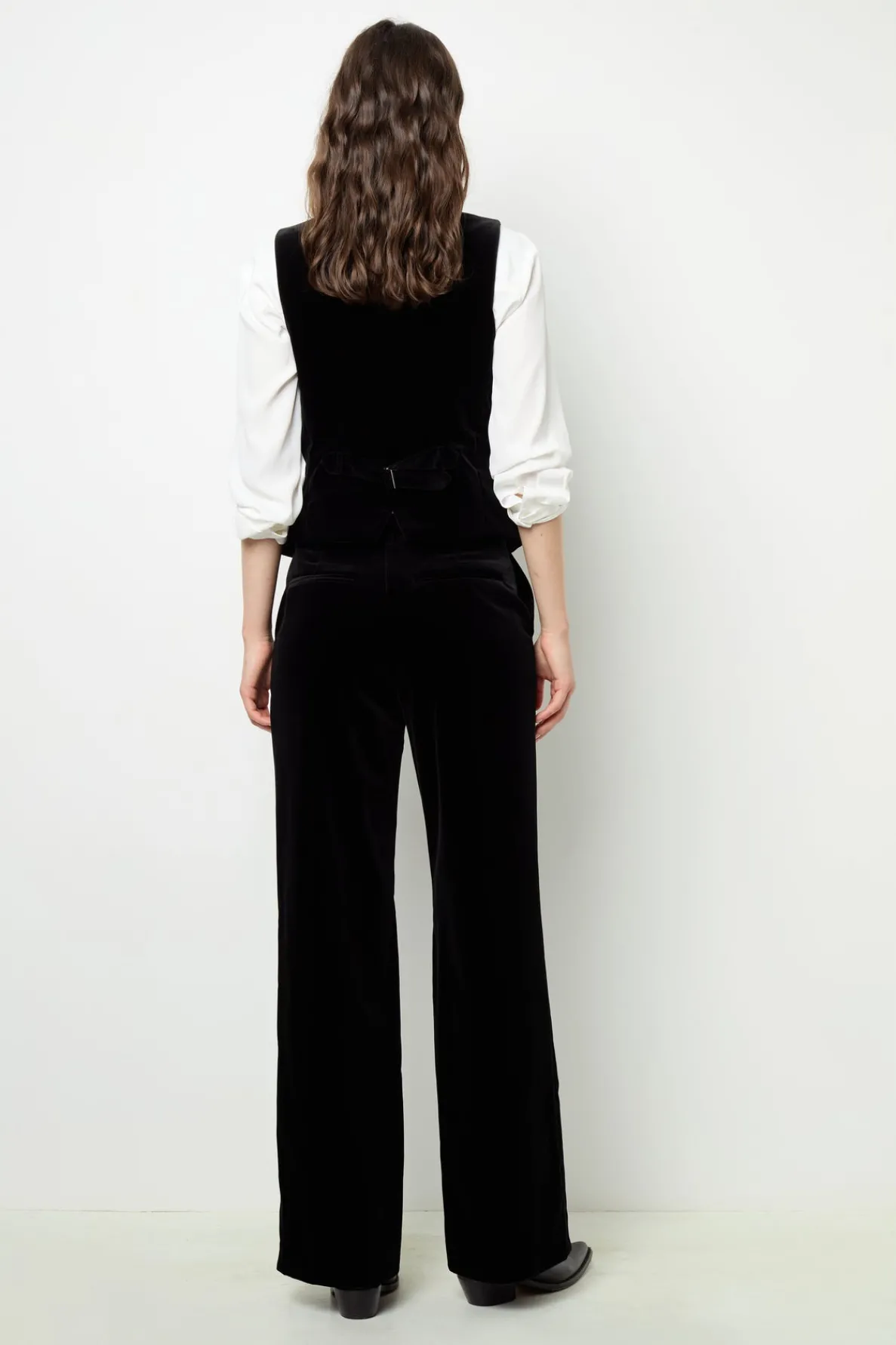 velvet_sleeveless_jacket__3.webp Cheap Velvet sleeveless jacket - MAIA Jackets | Suits & Outfits