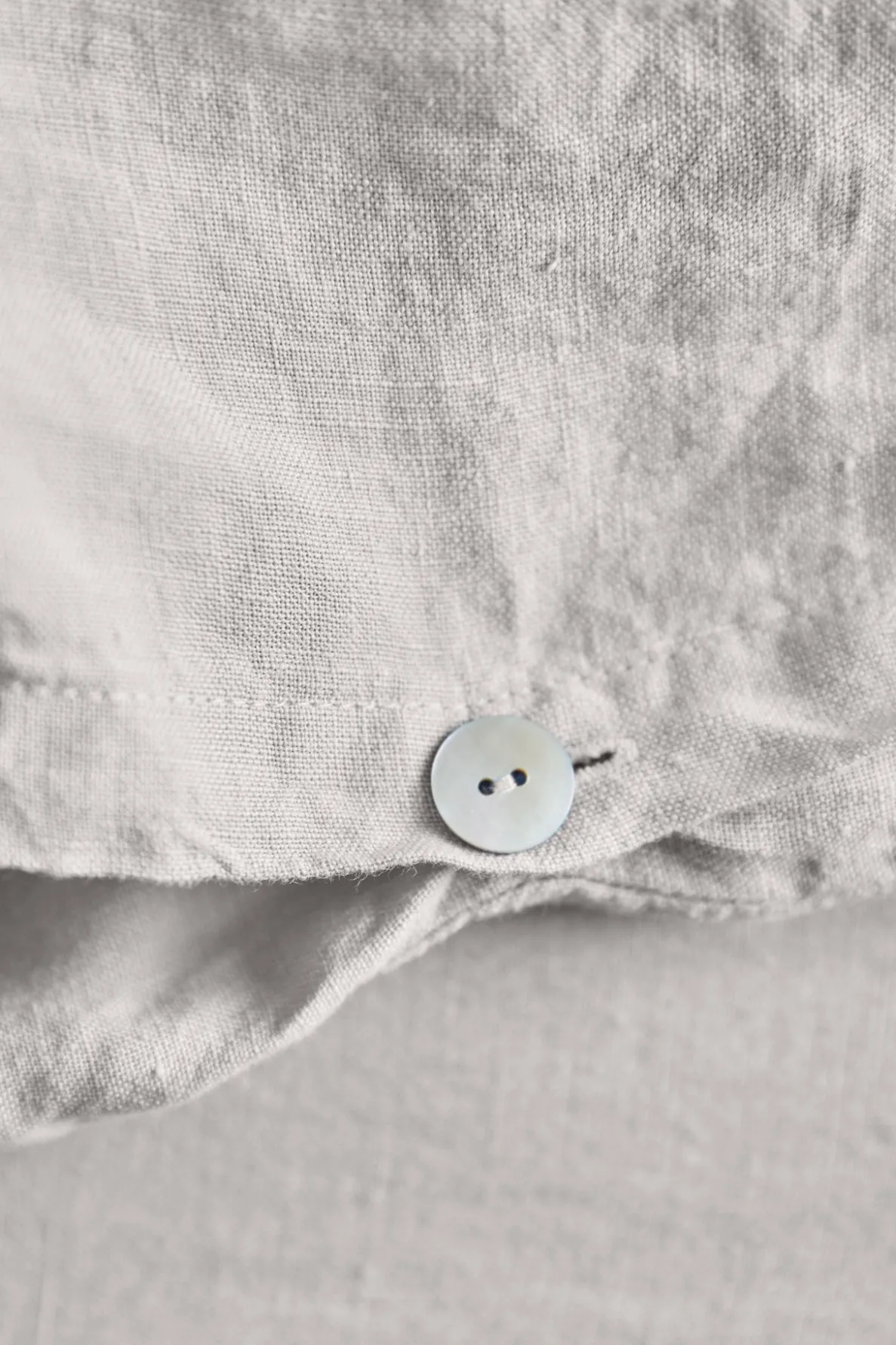 washed_linen_duvet_cover__2-4.webp Fashion Washed linen duvet cover - pearl grey Duvet Covers