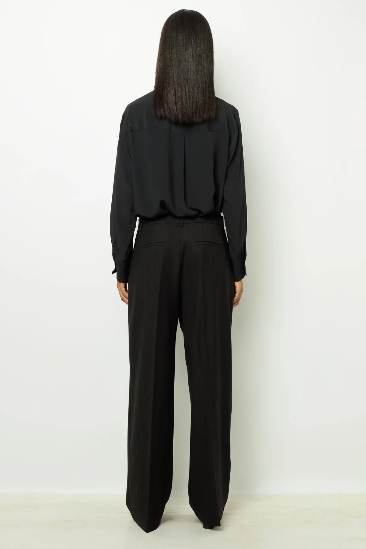 wideleg_pants_with_fine_s_3.webp New Wide-leg pants with fine stripes - NIEVES Trousers | Suits & Outfits